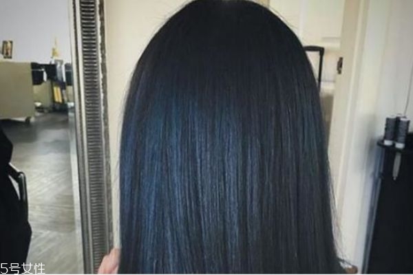 藍黑色是什么顏色 藍黑色頭發(fā)圖片 藍黑色是什么顏色 藍黑色頭發(fā)圖片