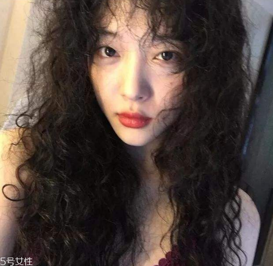 羊毛卷適合什么臉型 教你羊毛卷怎么燙 羊毛卷適合什么臉型 教你羊毛卷怎么燙