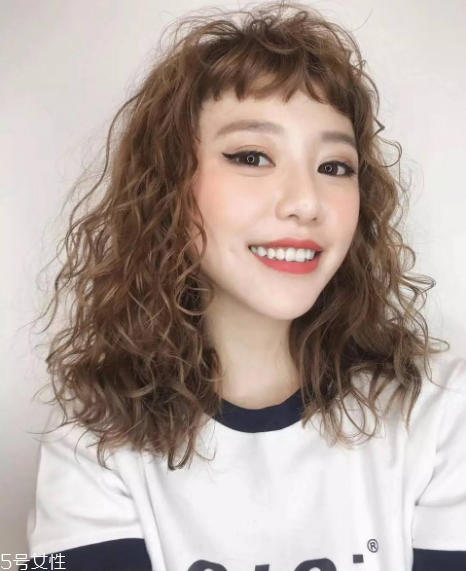 羊毛卷適合什么臉型 教你羊毛卷怎么燙 羊毛卷適合什么臉型 教你羊毛卷怎么燙