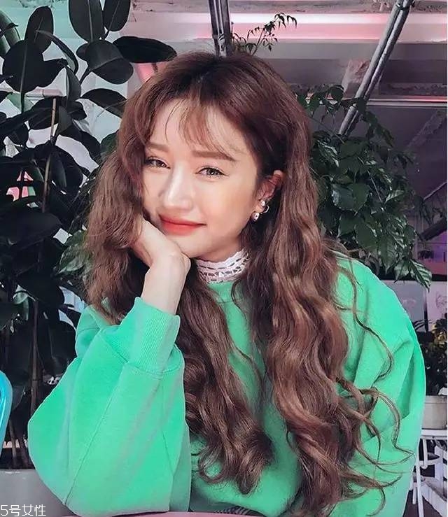 泡面劉海怎么卷 2018流行泡面卷發(fā)型圖片 泡面劉海怎么卷 2018流行泡面卷發(fā)型圖片