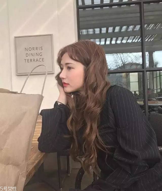 泡面劉海怎么卷 2018流行泡面卷發(fā)型圖片 泡面劉海怎么卷 2018流行泡面卷發(fā)型圖片