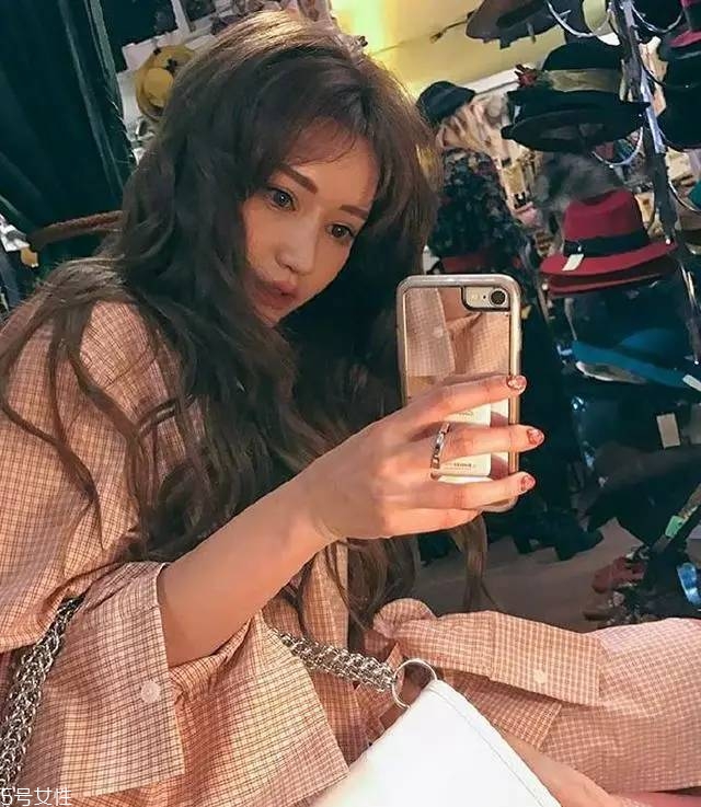 泡面劉海怎么卷 2018流行泡面卷發(fā)型圖片 泡面劉海怎么卷 2018流行泡面卷發(fā)型圖片