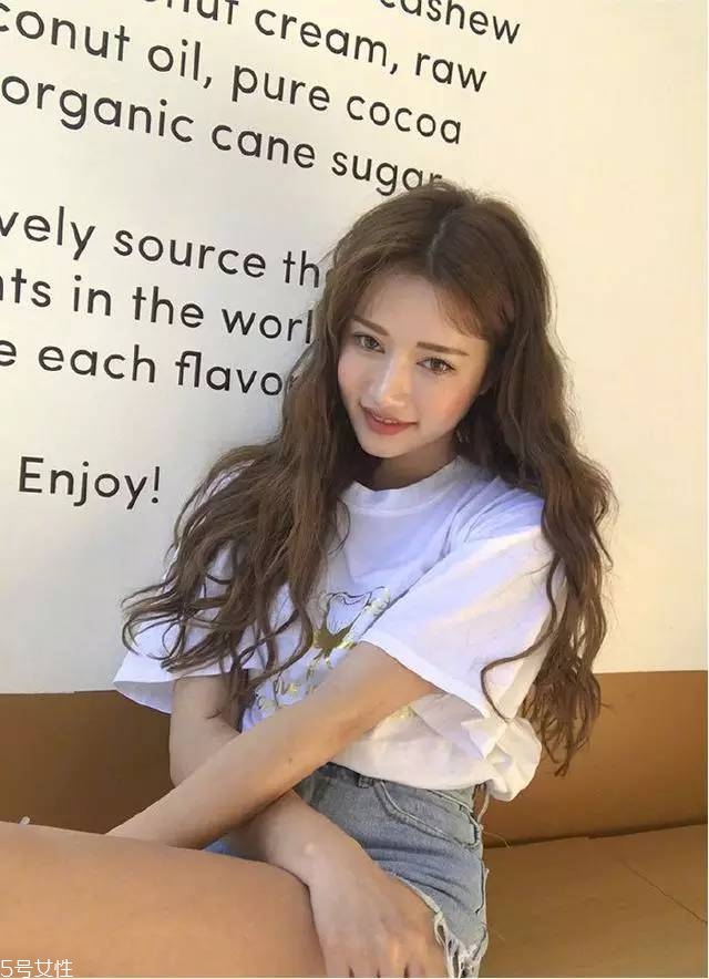 泡面劉海怎么卷 2018流行泡面卷發(fā)型圖片 泡面劉海怎么卷 2018流行泡面卷發(fā)型圖片