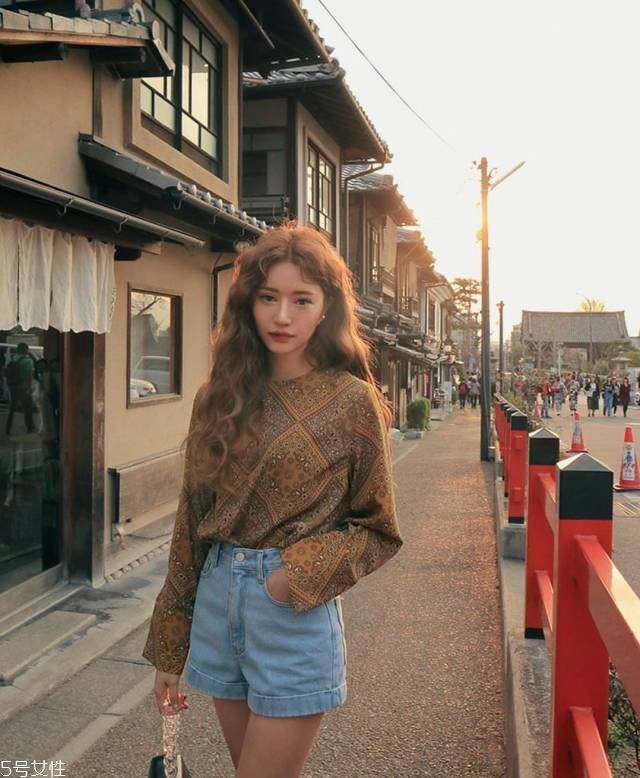 泡面劉海怎么卷 2018流行泡面卷發(fā)型圖片 泡面劉海怎么卷 2018流行泡面卷發(fā)型圖片