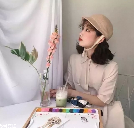 泡面劉海怎么卷 2018流行泡面卷發(fā)型圖片 泡面劉海怎么卷 2018流行泡面卷發(fā)型圖片