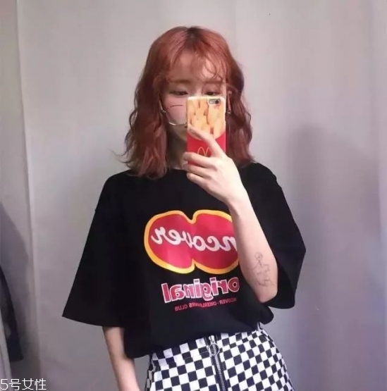 泡面劉海怎么卷 2018流行泡面卷發(fā)型圖片 泡面劉海怎么卷 2018流行泡面卷發(fā)型圖片