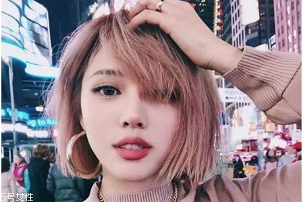 玫瑰金發(fā)色顯白嗎 玫瑰金發(fā)色掉色后圖片 玫瑰金發(fā)色顯白嗎 玫瑰金發(fā)色掉色后圖片