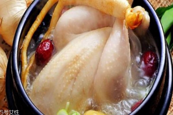 ?人參雞湯對(duì)人有哪些幫助?人參雞湯怎么做? ?人參雞湯對(duì)人有哪些幫助?人參雞湯怎么做?