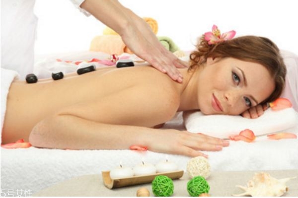 按摩也能美發(fā)，教你簡單按摩法子