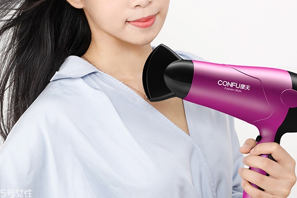 吹風(fēng)機對人體有害嗎 輻射小到忽略不計