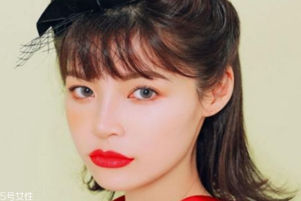 硅水凝膠和水凝膠區(qū)別 硅水凝膠的優(yōu)勢 硅水凝膠和水凝膠區(qū)別 硅水凝膠的優(yōu)勢