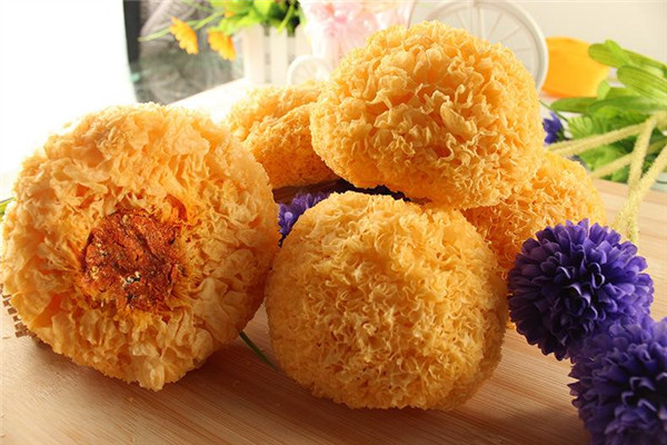 白木耳和黑木耳哪個(gè)營(yíng)養(yǎng) 功效各不同 白木耳和黑木耳哪個(gè)營(yíng)養(yǎng) 功效各不同