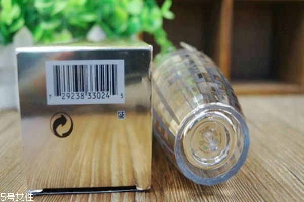 cpb手榴彈精華好用嗎 號稱除了貴沒有別的缺點的肌底液 cpb手榴彈精華好用嗎 號稱除了貴沒有別的缺點的肌底液