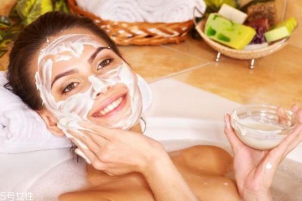敷完面膜長痘痘是什么原因 怎么正確敷面膜 敷完面膜長痘痘是什么原因 怎么正確敷面膜