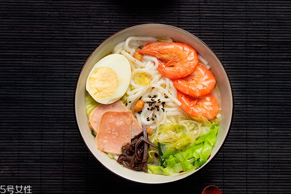 醬油嘗起來是什么味 好壞醬油味道對比 醬油嘗起來是什么味 好壞醬油味道對比