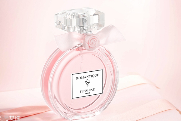 噴香水也是有講究的，怎么讓香味更持久