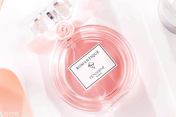 噴香水也是有講究的，怎么讓香味更持久