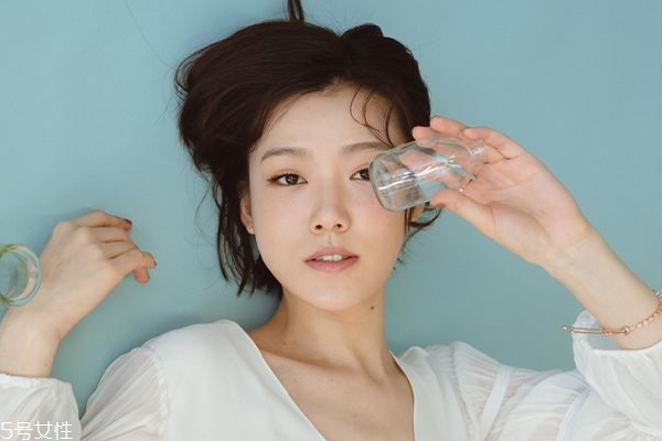 粉餅有什么功效 粉餅3大好處讓人四季都愛用 粉餅有什么功效 粉餅3大好處讓人四季都愛用