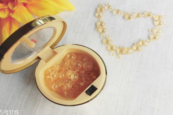 雅頓時(shí)空膠囊和小棕瓶哪個(gè)好 按照個(gè)人膚質(zhì)選擇 雅頓時(shí)空膠囊和小棕瓶哪個(gè)好 按照個(gè)人膚質(zhì)選擇