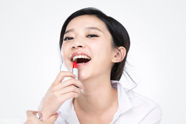 紋眼線的危害 紋眼線要注意這些方面 紋眼線的危害 紋眼線要注意這些方面