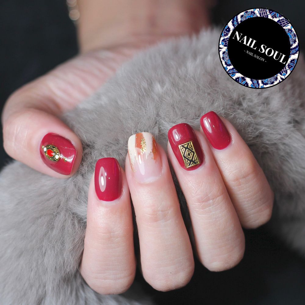 楓葉紅美甲圖片 冬季美甲楓葉紅