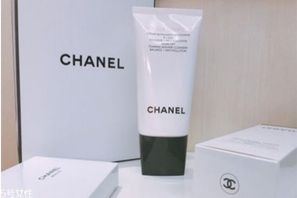香奈兒山茶花洗面奶是氨基酸嗎 香奈兒山茶花洗面奶真假 香奈兒山茶花洗面奶是氨基酸嗎 香奈兒山茶花洗面奶真假