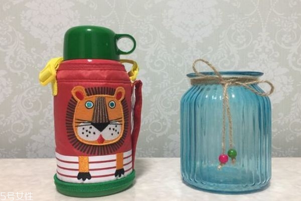 膳魔師和虎牌保溫杯哪個(gè)好 保溫效果測評