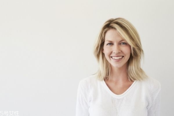 護(hù)膚品有什么用 護(hù)膚補(bǔ)水謊言 護(hù)膚品有什么用 護(hù)膚補(bǔ)水謊言