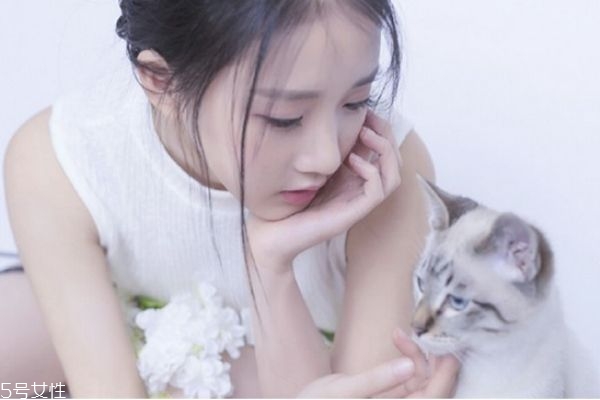 護(hù)膚品有什么用 護(hù)膚補(bǔ)水謊言 護(hù)膚品有什么用 護(hù)膚補(bǔ)水謊言