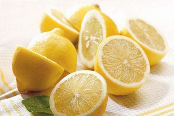 口苦口臭吃什么好 除口臭小偏方 口苦口臭吃什么好 除口臭小偏方