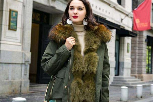 派克服內(nèi)膽狐貍毛好還是獺兔毛好 兩者區(qū)別大 派克服內(nèi)膽狐貍毛好還是獺兔毛好 兩者區(qū)別大