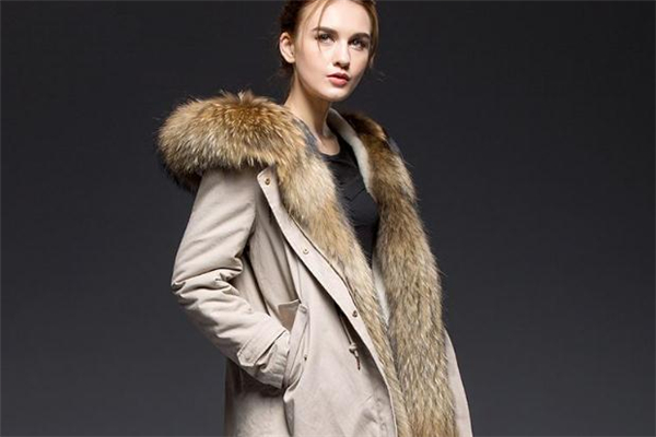 派克服內(nèi)膽狐貍毛好還是獺兔毛好 兩者區(qū)別大 派克服內(nèi)膽狐貍毛好還是獺兔毛好 兩者區(qū)別大