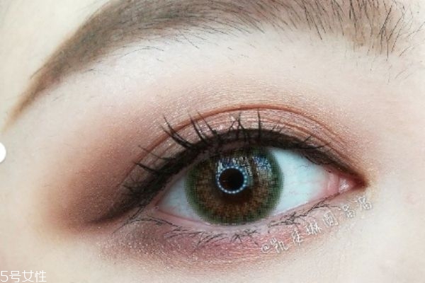 標(biāo)準(zhǔn)眼影怎么畫 眼影的幾種畫法 標(biāo)準(zhǔn)眼影怎么畫 眼影的幾種畫法