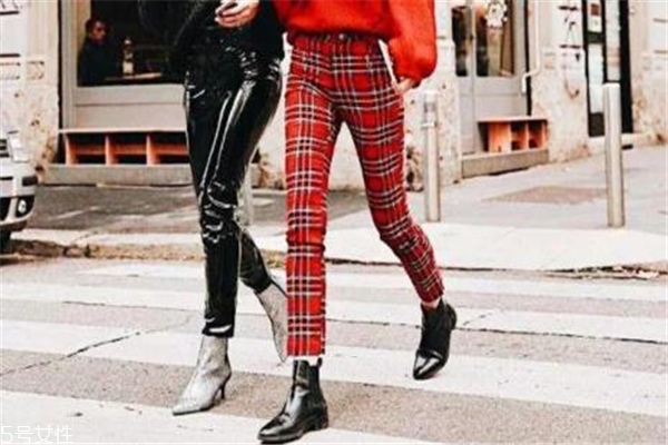 黑色短靴搭配什么褲子 教你輕松顯腿長(zhǎng) 黑色短靴搭配什么褲子 教你輕松顯腿長(zhǎng)