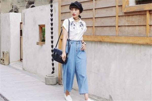小白鞋怎么搭配好看 小白鞋3套搭配方案 小白鞋怎么搭配好看 小白鞋3套搭配方案