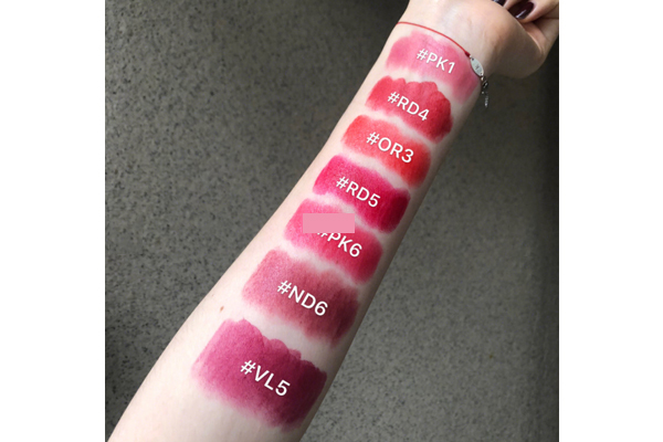 悅詩風(fēng)吟真彩印象唇膏rd6有幾種質(zhì)地 滋潤(rùn)和絲絨哪個(gè)好