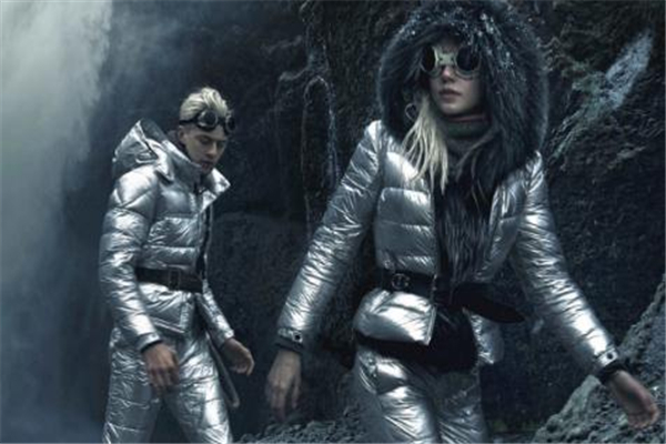 moncler和加拿大鵝哪個好 羽絨品牌大比拼 moncler和加拿大鵝哪個好 羽絨品牌大比拼