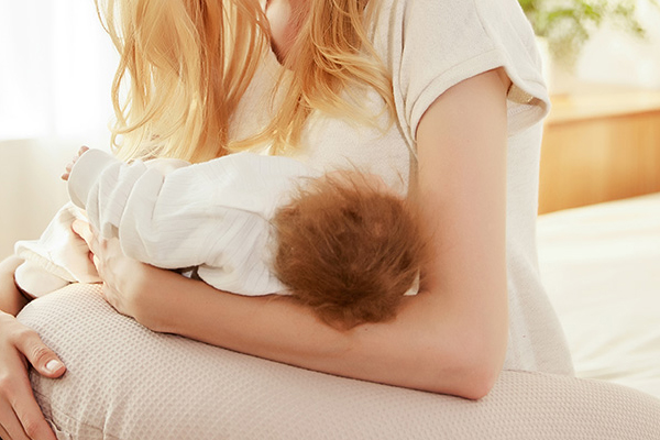 寶媽感冒了可以喂奶嗎 超過這個(gè)溫度就不行 寶媽感冒了可以喂奶嗎 超過這個(gè)溫度就不行