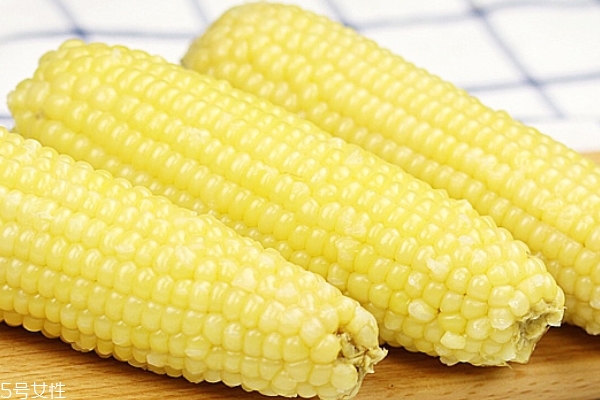 甜玉米隔水蒸多久能熟 這個(gè)時(shí)間就夠了 甜玉米隔水蒸多久能熟 這個(gè)時(shí)間就夠了