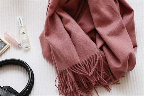 羊毛圍巾起球怎么辦 要采取正確措施 羊毛圍巾起球怎么辦 要采取正確措施