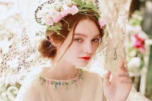 20歲該怎么選擇護膚品 20歲學生黨護膚推薦