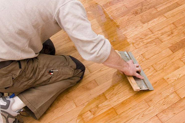 實木地板多久打蠟一次 1年2次 實木地板多久打蠟一次 1年2次