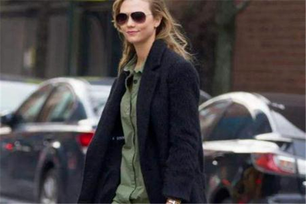 今年流行什么顏色大衣 緊跟時(shí)尚的腳步 今年流行什么顏色大衣 緊跟時(shí)尚的腳步