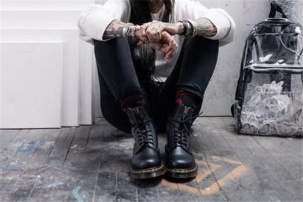 今年冬天流行什么鞋子 買這三款就夠了 今年冬天流行什么鞋子 買這三款就夠了