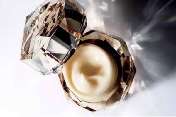 20歲適合用什么面霜 適合20歲面霜推薦 20歲適合用什么面霜 適合20歲面霜推薦