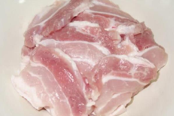 回鍋肉需要焯水嗎 焯水讓肉又老又柴 回鍋肉需要焯水嗎 焯水讓肉又老又柴