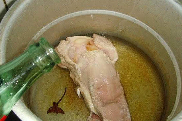 豬舌頭怎么焯水 這樣做去腥又干凈 豬舌頭怎么焯水 這樣做去腥又干凈