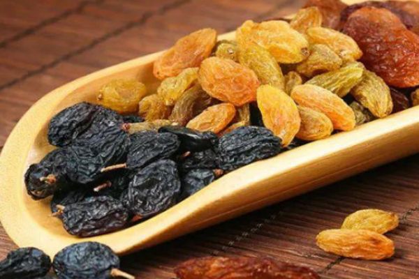 葡萄干和藍(lán)莓干的區(qū)別 如何挑選藍(lán)莓干 葡萄干和藍(lán)莓干的區(qū)別 如何挑選藍(lán)莓干