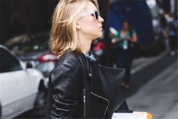 皮夾克發(fā)白怎么辦 可以補色 皮夾克發(fā)白怎么辦 可以補色