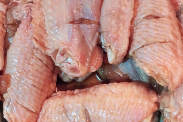 可樂(lè)雞翅要放鹽嗎 答案是肯定的 可樂(lè)雞翅要放鹽嗎 答案是肯定的